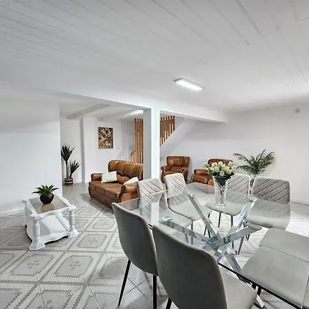 Infinity View House By Rentallido 펜션 푼샬